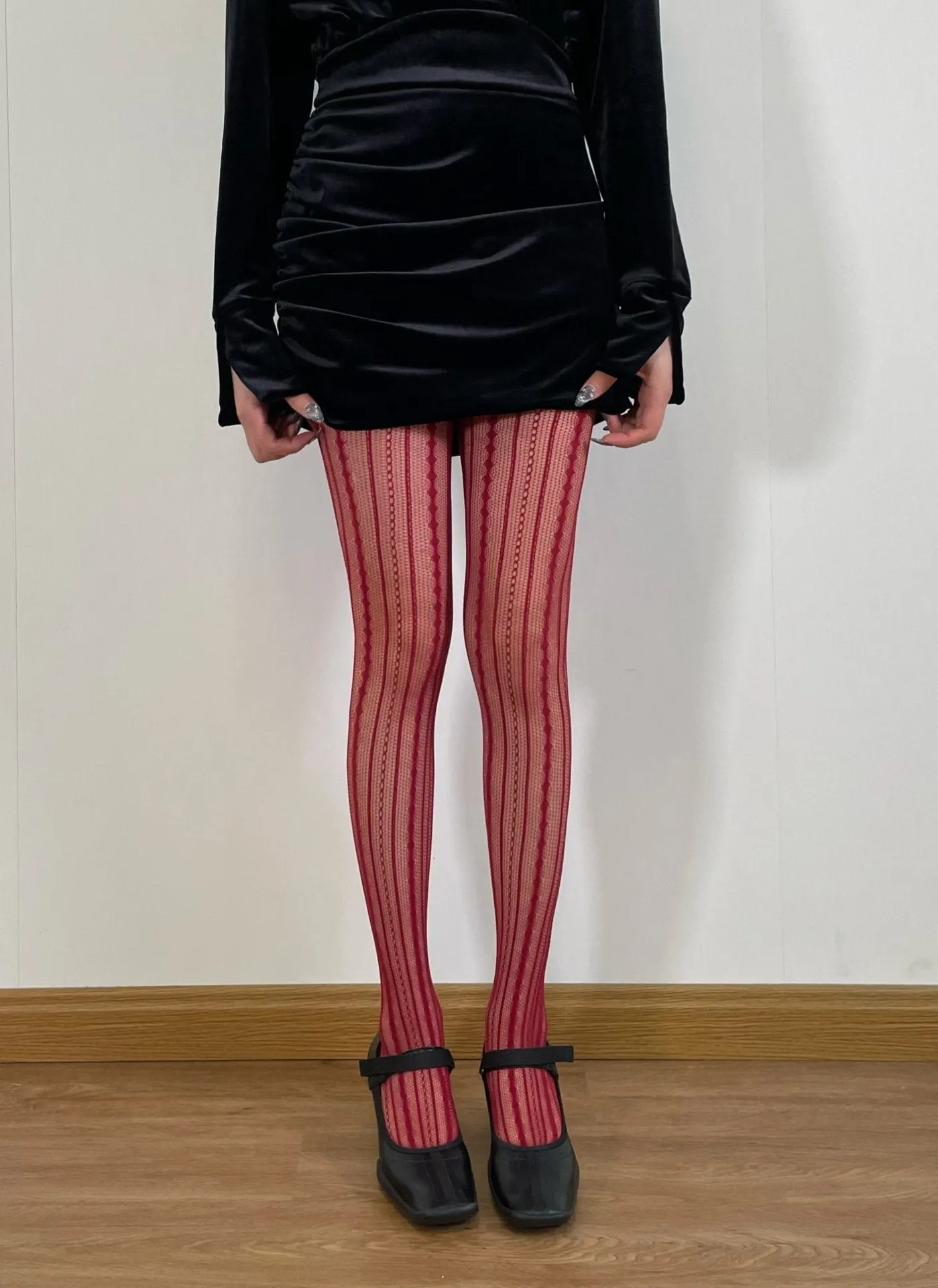 Vertical stripe contrast tights